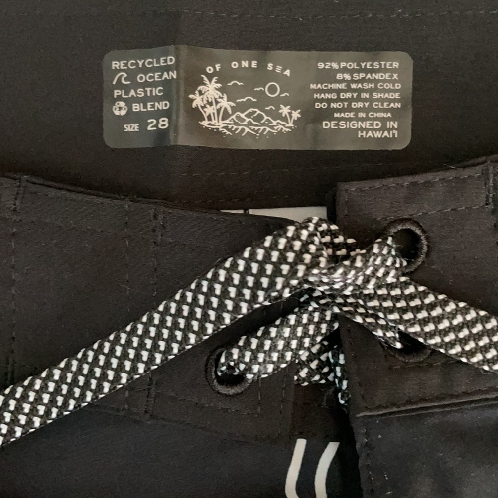 OF ONE SEA Men’s Retro Shaka Boardshorts - Picture 7 of 8